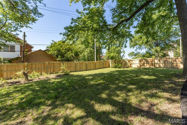 7356 Dorset Avenue, St Louis, MO 63130