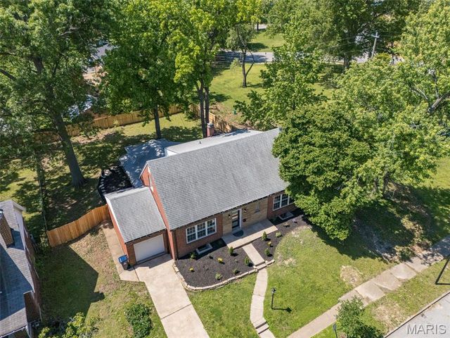 7356 Dorset Avenue, St Louis, MO 63130
