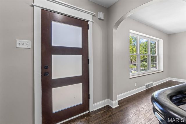 7356 Dorset Avenue, St Louis, MO 63130