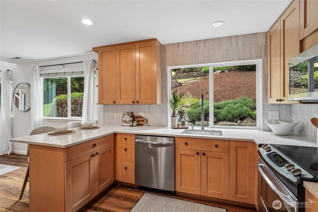 19103 SE 47th Place, Issaquah, WA 98027