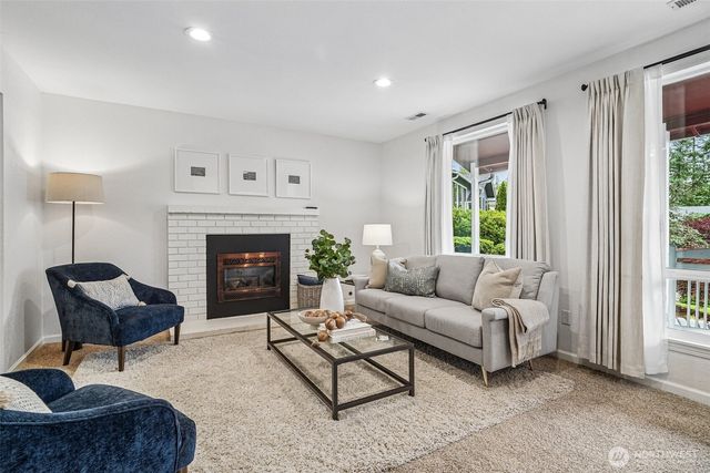 19103 SE 47th Place, Issaquah, WA 98027