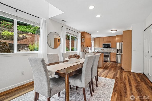 19103 SE 47th Place, Issaquah, WA 98027