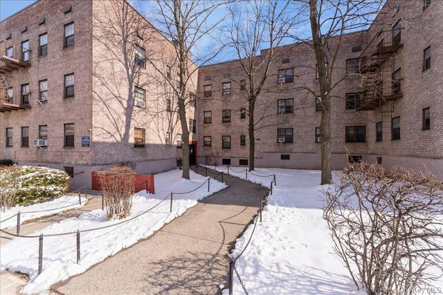 7811 Main Street 1G, Flushing, NY 11367