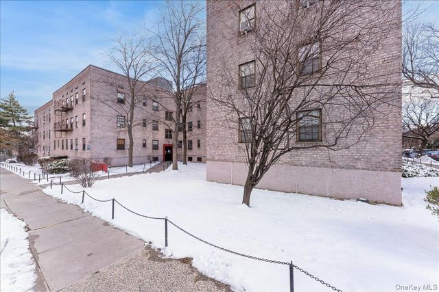 7811 Main Street 1G, Flushing, NY 11367