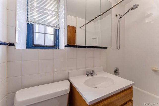 7811 Main Street 1G, Flushing, NY 11367