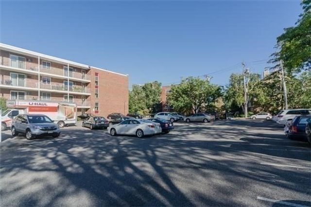 50 Green Street 109, Brookline, MA 02446