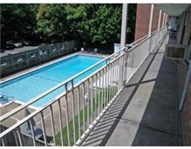 50 Green Street 109, Brookline, MA 02446