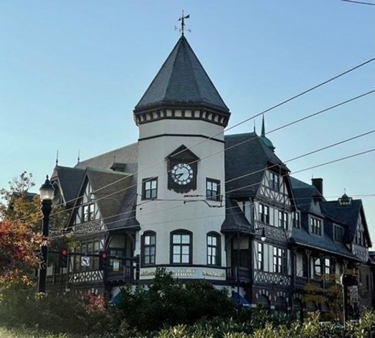 50 Green Street 109, Brookline, MA 02446