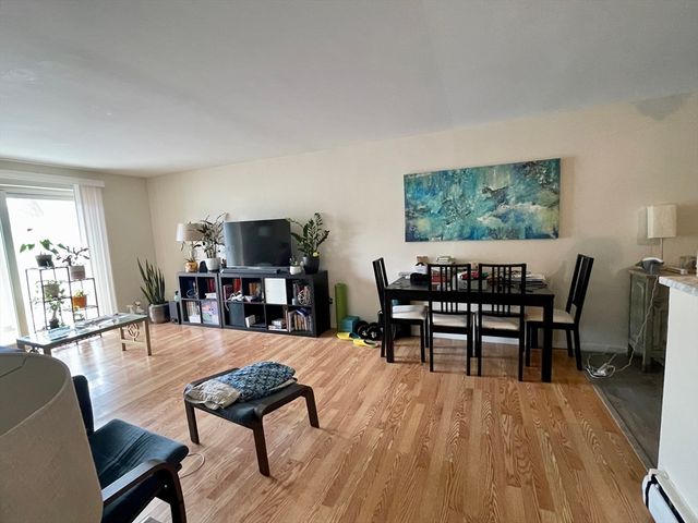 50 Green Street 109, Brookline, MA 02446