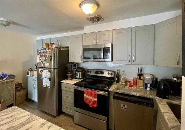 50 Green Street 109, Brookline, MA 02446
