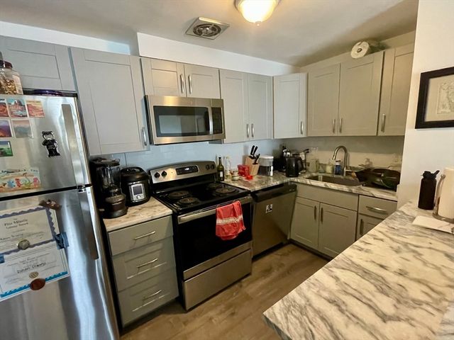 50 Green Street 109, Brookline, MA 02446