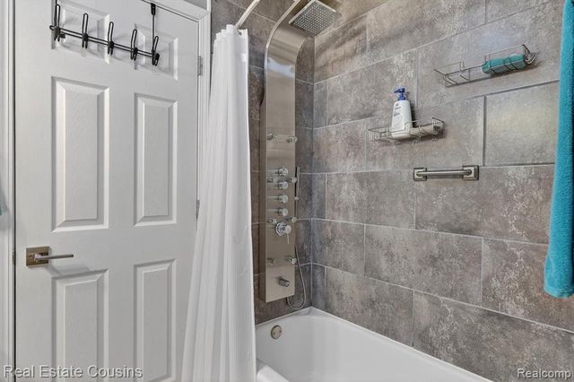 21000 Wilson Street, Grand Blanc, MI 48439