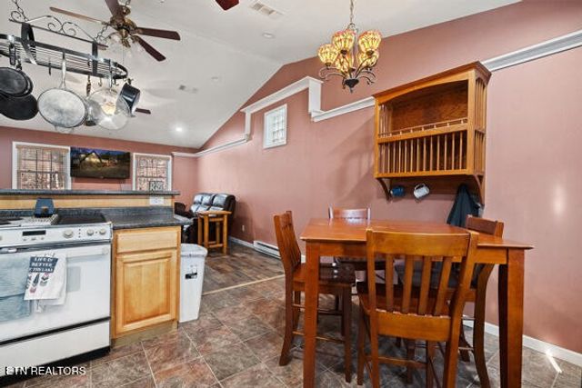 7111 Diamond Branch Rd, Maryville, TN 37801