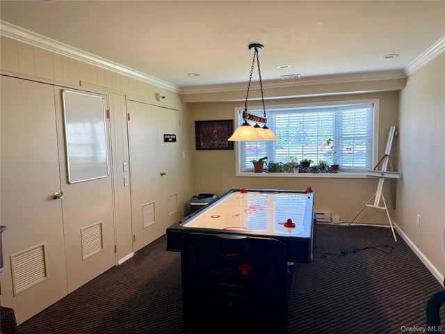 26 harbor Road N, Amityville, NY 11701