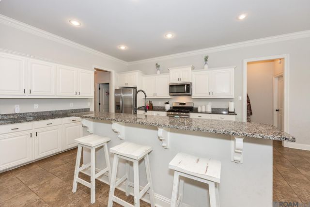 6318 Union Dr, Addis, LA 70710