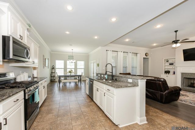 6318 Union Dr, Addis, LA 70710