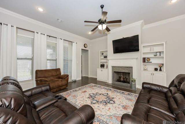 6318 Union Dr, Addis, LA 70710