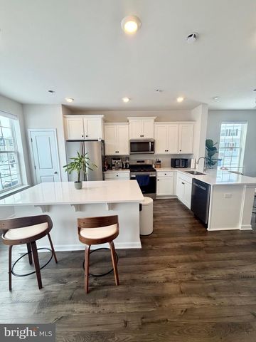 20 STANTON RD, Mount Holly, NJ 08060