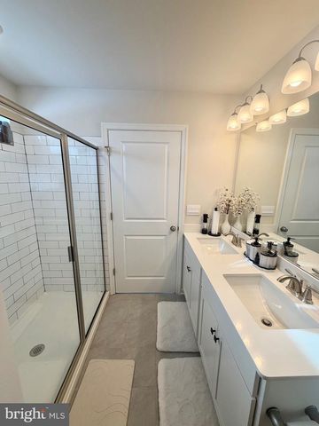 20 STANTON RD, Mount Holly, NJ 08060