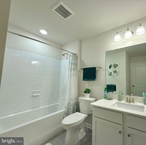 20 STANTON RD, Mount Holly, NJ 08060