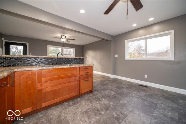 9292 S Tomahawk Trail, Markleville, IN 46056