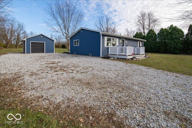 9292 S Tomahawk Trail, Markleville, IN 46056