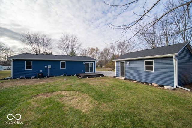 9292 S Tomahawk Trail, Markleville, IN 46056