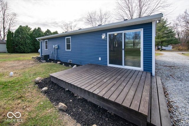 9292 S Tomahawk Trail, Markleville, IN 46056