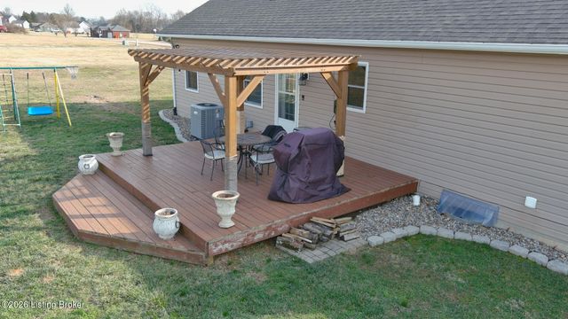 323 Oxmoor Dr, Elizabethtown, KY 42701