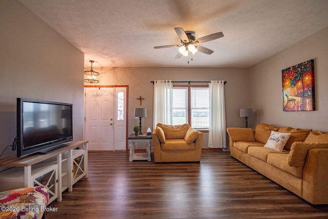 323 Oxmoor Dr, Elizabethtown, KY 42701