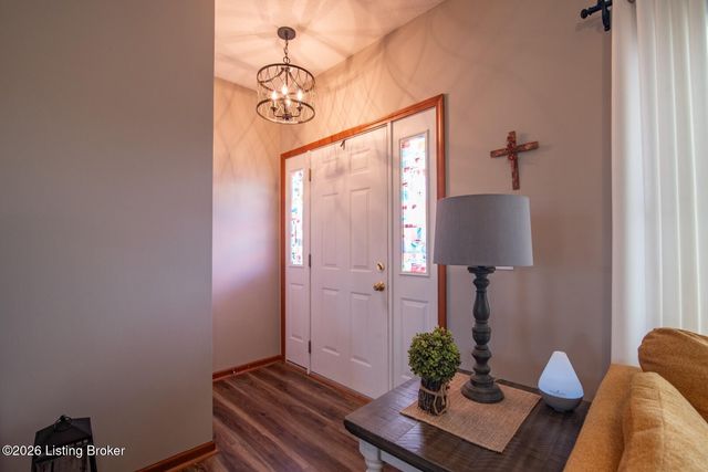 323 Oxmoor Dr, Elizabethtown, KY 42701