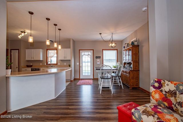 323 Oxmoor Dr, Elizabethtown, KY 42701