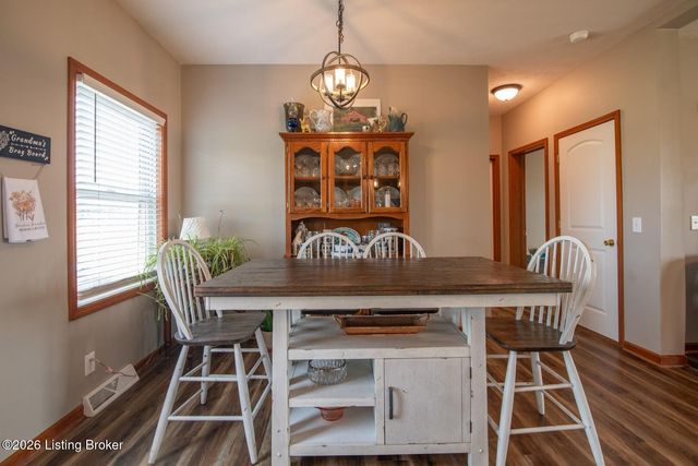 323 Oxmoor Dr, Elizabethtown, KY 42701