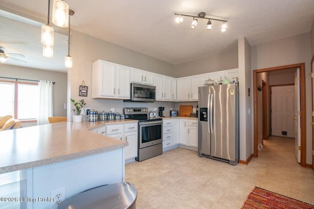 323 Oxmoor Dr, Elizabethtown, KY 42701