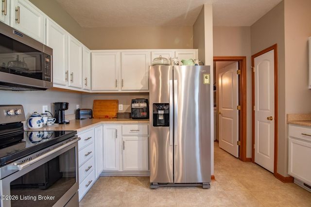 323 Oxmoor Dr, Elizabethtown, KY 42701