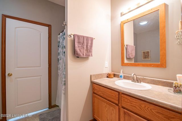 323 Oxmoor Dr, Elizabethtown, KY 42701