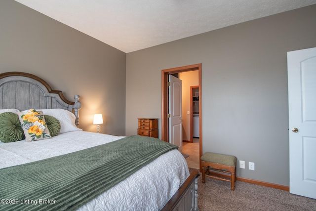 323 Oxmoor Dr, Elizabethtown, KY 42701