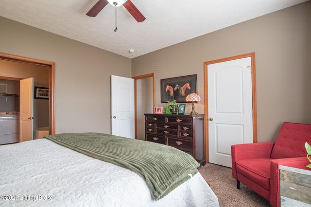 323 Oxmoor Dr, Elizabethtown, KY 42701