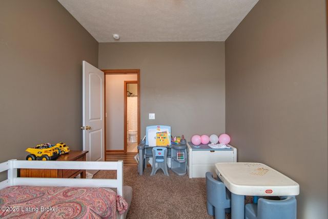 323 Oxmoor Dr, Elizabethtown, KY 42701