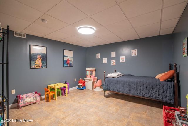 323 Oxmoor Dr, Elizabethtown, KY 42701