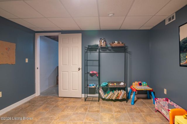 323 Oxmoor Dr, Elizabethtown, KY 42701