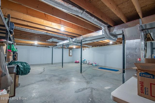 323 Oxmoor Dr, Elizabethtown, KY 42701