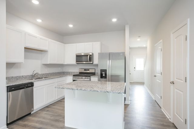 2972 Mallard Dr, Lebanon, TN 37090