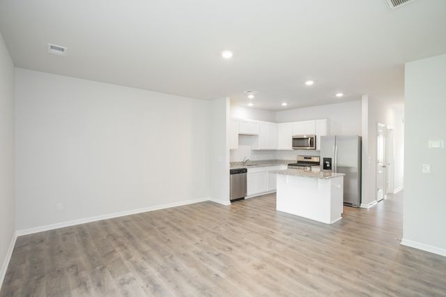 2972 Mallard Dr, Lebanon, TN 37090