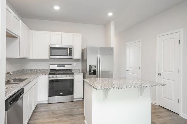 2972 Mallard Dr, Lebanon, TN 37090