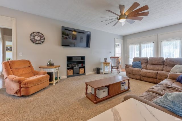 7555 Youngs Court, Newburgh, IN 47630