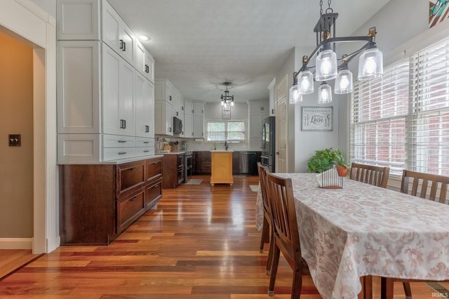 7555 Youngs Court, Newburgh, IN 47630