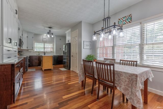 7555 Youngs Court, Newburgh, IN 47630