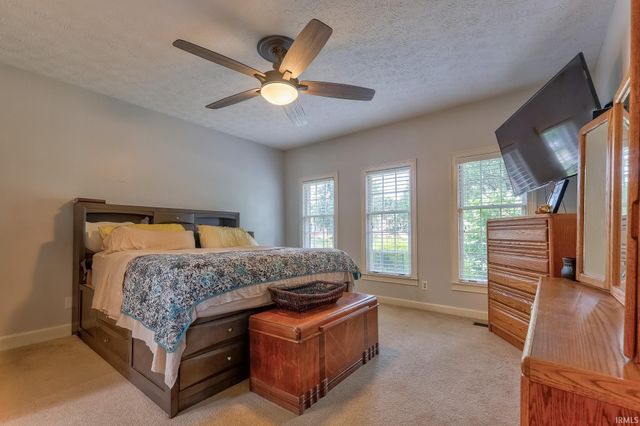 7555 Youngs Court, Newburgh, IN 47630