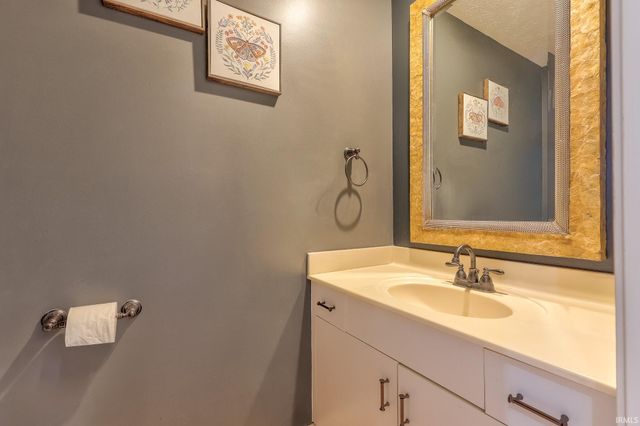 7555 Youngs Court, Newburgh, IN 47630